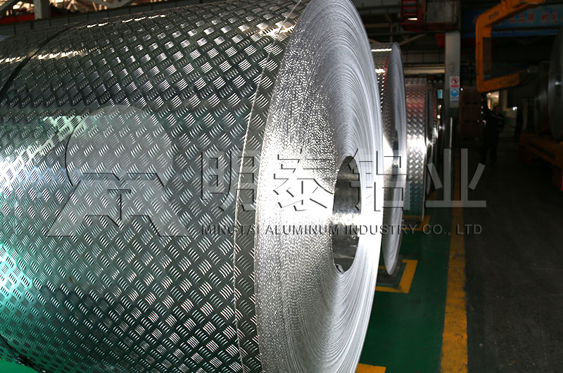 五條筋花紋鋁板廠家_價(jià)格 五條筋花紋鋁板廠家_價(jià)格