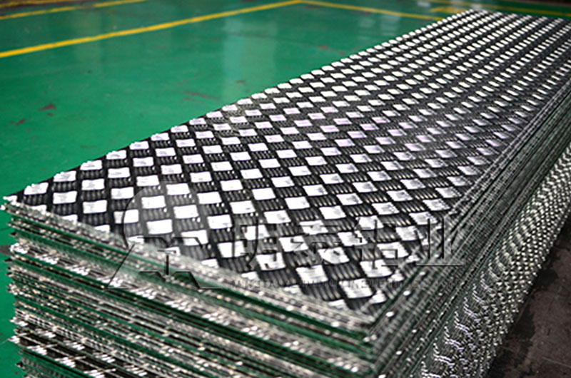 明泰鋁業(yè)風(fēng)力發(fā)電用5052花紋鋁板質(zhì)量?jī)?yōu)，價(jià)格低